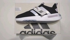 Adidas Racer TR23 Kids Size 5.5 Y Core Black / Cloud White / Blue Dawn.