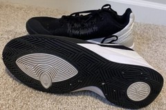 Size 6Y – Nike Kyrie Flytrap 2 Low Black White