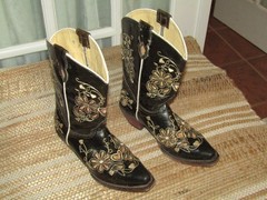 Red Wagon Black Leather Boots Floral Embroidered Snip Toe Youth sz 1.5 Mex 21.5