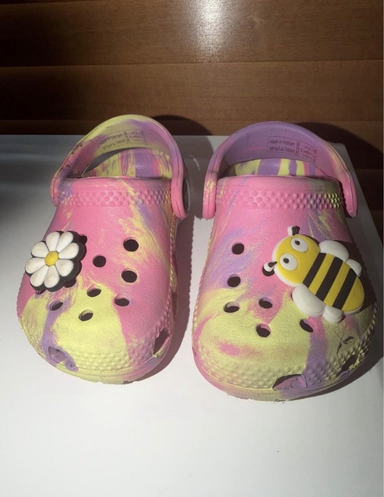 Crocs Kids Multicolor Clog Sandals Bee Flower Accents Size 4 Toddler Slip-On