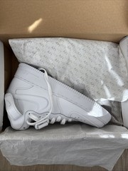 Size 6 (GS) – Nike Air Force 1 LE Mid Triple White