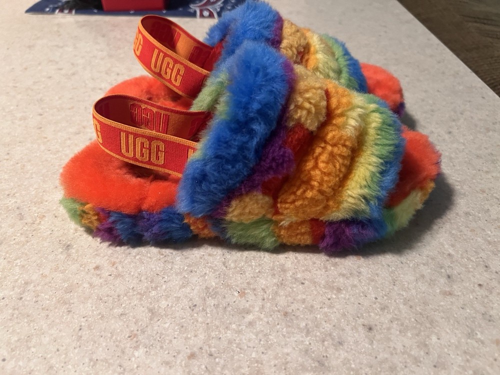 Size 4 – UGG Australia Fluff Yeah Slide Rainbow Stripe 1119840K-RSTR Kids Sandal