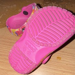 Crocs Classic Kids Clog Pink Multicolor Paint Splatter Slip-On Size 4