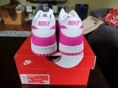 NIB – NIKE DUNK LOW – YOUTH size 6 # FB9109 102 – WHITE / LASER FUCHSIA