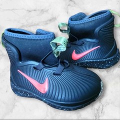 Nike Kids Binzie Sneaker/ Boots- Size 7C