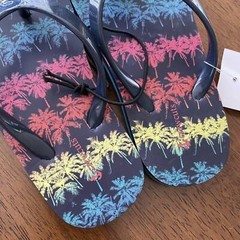 NEW Crewcuts (9) Rainbow Palm Trees Flip Flops