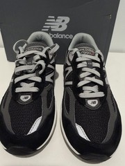 New Balance FuelCell 990v6 Kids Sneakers Black/Gray US 2 M PC990BK6