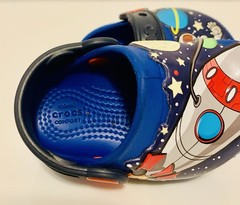 Crocs Kids Light Up Fun Lab Space Explorer Clogs, Size C4. Cute!
