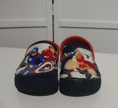 Pre Owned Crocs Marvel Avengers Clogs Youth Size C 11 Iron Man Captain America