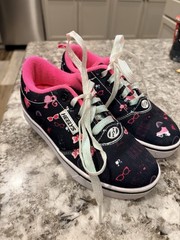 Heelys Pro Barbie Youth Size 2 Shoes Navy W/Graphic Print Lace Up