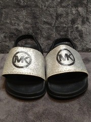 Michael Kors MK Logo Toddler 7 Jett Charm Silver Glitter Slip-On Strap Sandals