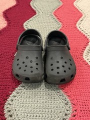 Crocs Classic Clogs Slip-On Comfort Lightweight Black Toddler Little Kid J1