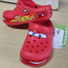NEW Kid’s LIGHT-UP Lightning McQueen Croc NWT Kid Shoe Clog Disney C8-J3 Sizes