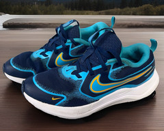 Nike Cosmic Runner GS Midnight Navy Size 4.5Y Kids Shoes