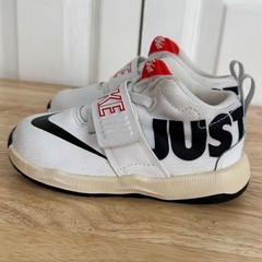 Nike Team Hustle D 9 Size 8C White Black Red Just Do It Streetwear Sneakers