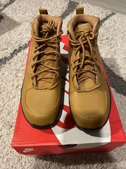 Nike Manoa Leather Boots Wheat/Black BQ5372-700 Size 6.5Y / Women’s Size 8