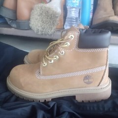 Children’s TIMBERLAND Durable Winter/Fall Boots Tan Size 2!!