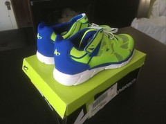 Athlete has Dynamo Volt 80892 Youth Running Shoes Size 3 New NIB