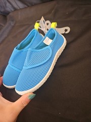Nwt Kids Cat & Jack Turquoise Beach/ Shower/ House Shoes Kids Size Medium 7/8