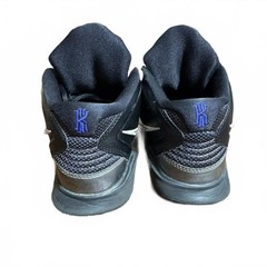 Nike Kyrie Infinity Youth Size 4.5 Athletic Shoes Black/Silver (DD0334-005)