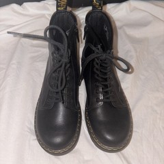 Doc Martens Zavala J – Leather Combat Boots Black Kids Size 3 NWOB
