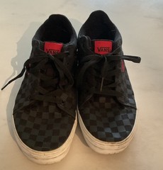 VANS Seldan Checkerboard Low Top Shoe | Black/Gray/Red | Youth Size 5.5 | 500714