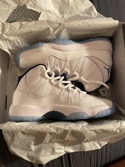 Size 5 (GS) – Jordan 11 High Legend Blue