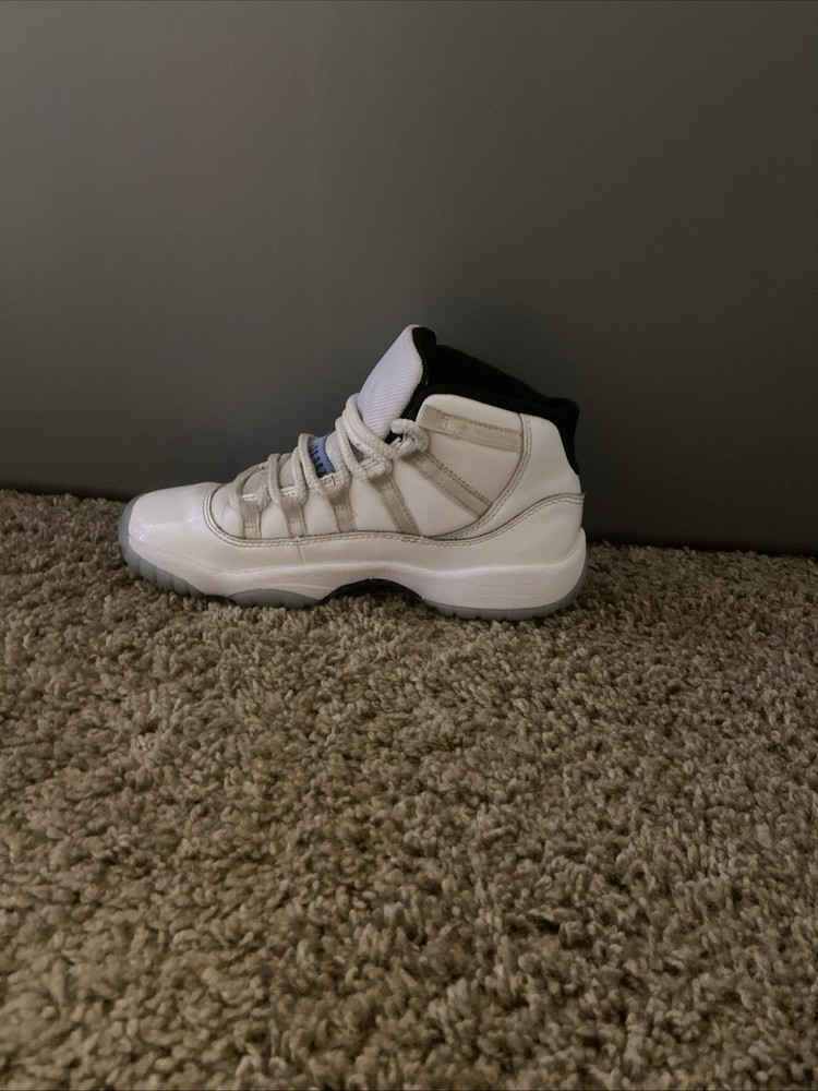 Air Jordan Retro 11 High GS ‘Legend Blue’ Size 3.5Y