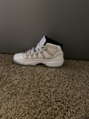 Air Jordan Retro 11 High GS ‘Legend Blue’ Size 3.5Y