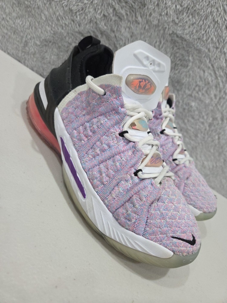 Nike LeBron XVIII 18 „Graffiti“ Basketball Shoes CW2760-900GS Sz 4Y Women’s 5.5