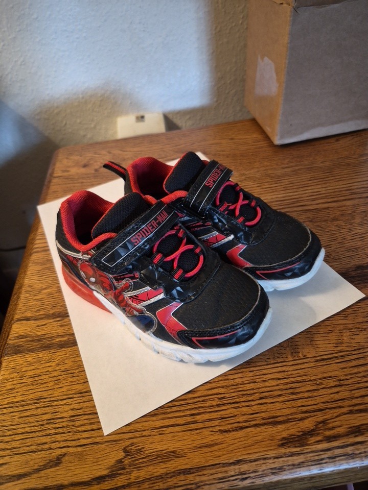 Marvel Spider-Man Unisex Kids Athletic Sneakers Black Red Size 10