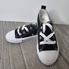 Kids Size 11 Black Canvas Sneakers With Shell Toes