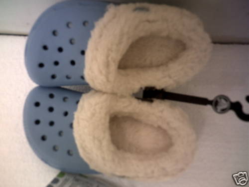KID’S *CROCS* MAMMOTH SIZE C 6/7 LIGHT BLUE/OATMEAL