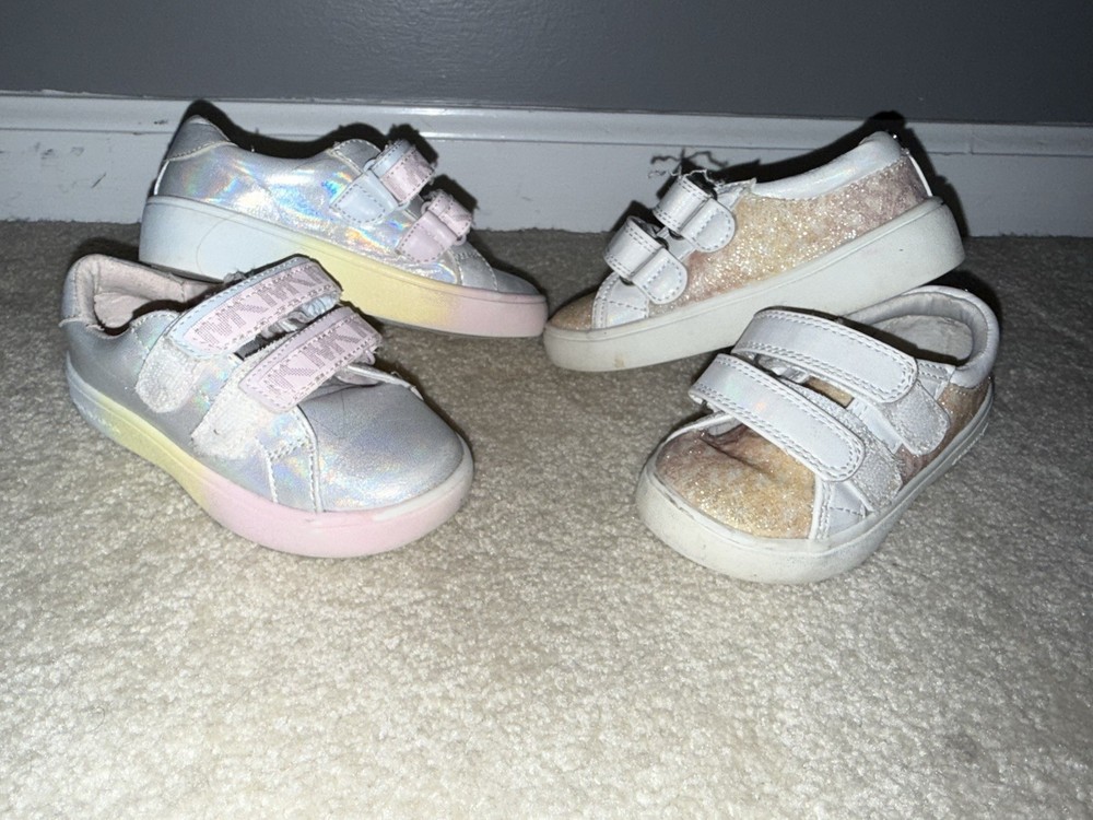 Michael Kors Unisex Kids Iridescent Glitter hook and loop closure Sneaker Silver