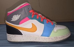 Nike AIR JORDAN 1 Mid SE GS Multicolor Youth Size 6.5Y