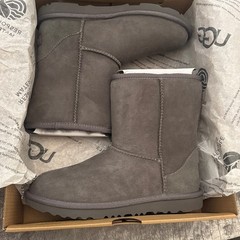 NWT UGG Gray Classic ll short Boot kids size 3