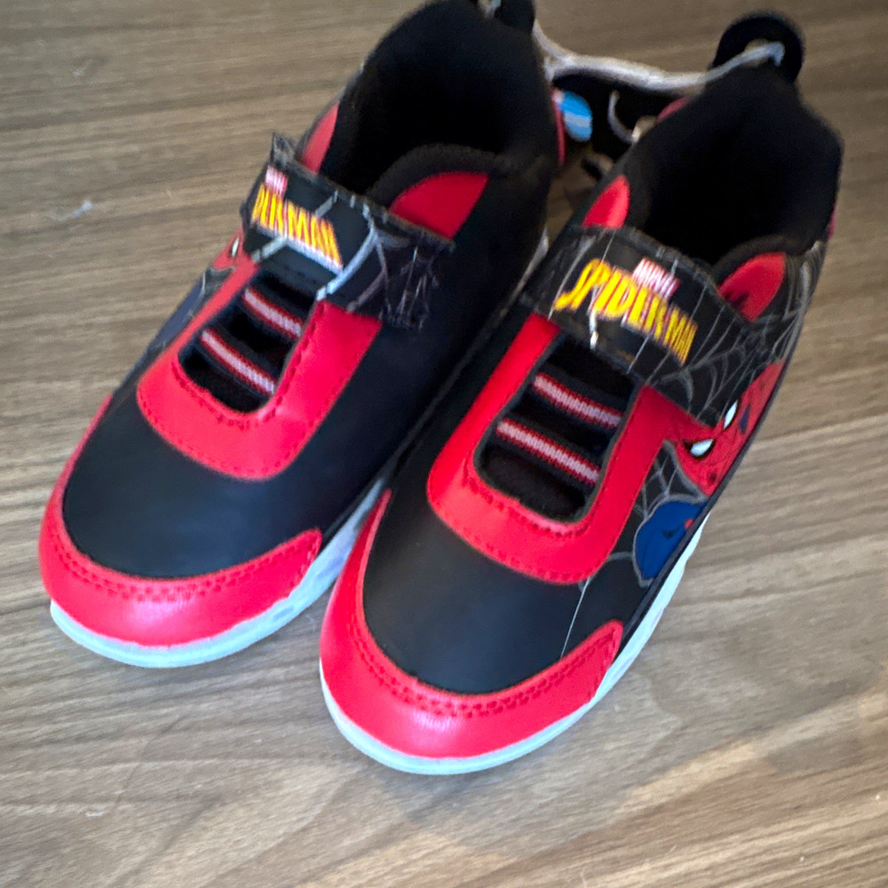 Marvel Spider-Man Kids Size 10 Hook & Loop Low Top Sneakers Black/Red/White