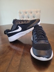 Size 2 (PS) – Nike Tanjun EasyOn Low Black – DX9042-003