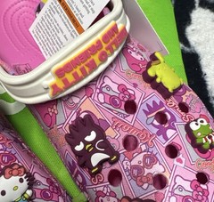 Hello Kitty – Classic Clog – Size Junior 2 (J2) ) – NWT
