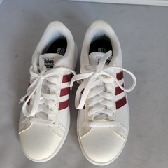Adidas Cloudfoam Advantage White Red Gold Tennis Shoes Kids Size 5