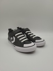 Converse Pro Blaze Strap Ox Youth Size 12C Black White Athletic Sneakers A08477C