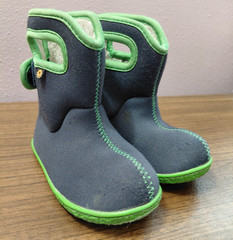BOGS Baby Classic Solid Boot Boys‘ Infant-Toddler Boot Blue/Green US Size 6