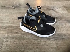Nike Flex Runner 2 PSV Black Metallic Gold Youth Size 10.5C Running DJ6040-007