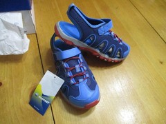 NWT Everest Big Kid Closed Toe Durable Sport Sandals,Size 4,Cushion Footbed,