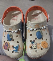 NEW Crocs Disney Moana Classic Clogs Big Kids Youth Size J4 Ocean Beach NWT