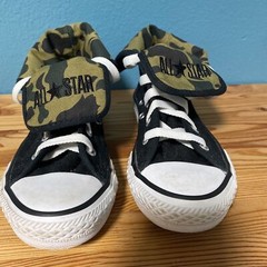 Converse All Star Chuck Taylor High Tops Canvas Black and Camo Jr size 13 Kids