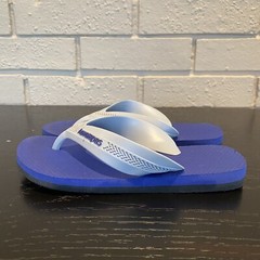 havaianas flip flops Blue Gray size 2 youth 31-32 Travel Beach