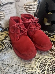 UGG Boots Neumel II Classic Chukka Big Kids‘ Size US 3 Samba Red