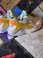 Nike Huarache Run GS Size 4.5 Youth / 6 Women