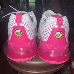 Nike Air Max Phoenix „Summit White/ Wolf Grey/Laser Fuchsia“ Size 5Y